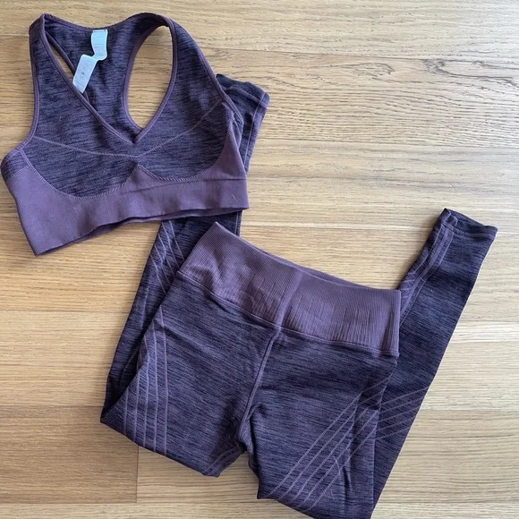 Avocado Danielle full set Deep V Bra & Stripe Legging Set - Huckleberry XS/S - Picture 3 of 10